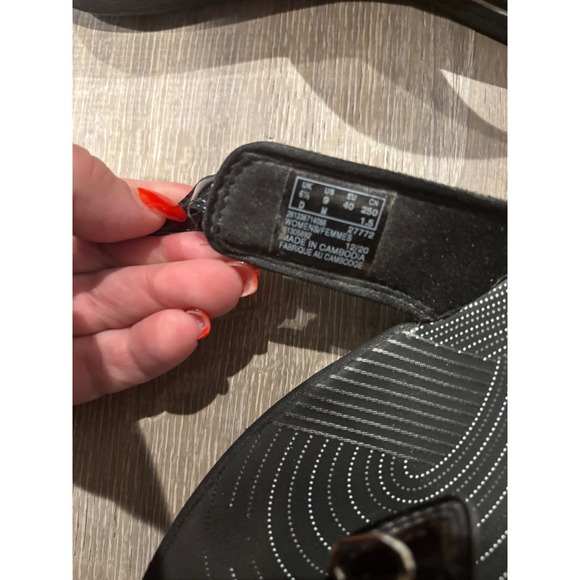 Clarks Udsteppers Cushion‎ Soft Thong Sandals Black Patent Comfort Size 9 - Picture 4 of 4